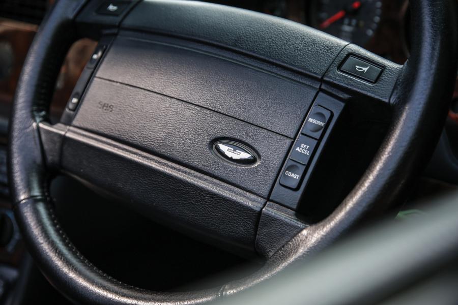 Детали интерьера Aston Martin Virage Volante Diamond Jubilee (60200) 1995 года  (фото 3 из 24)